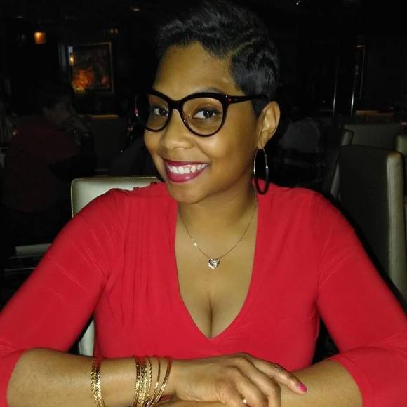 Meet your Posher, Gwendalyn - Picture 1 of 1